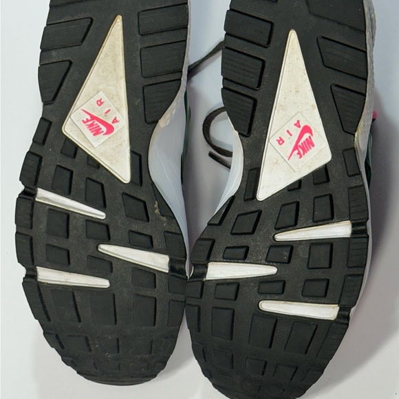 Nike Women's Pink and Black Sneakers - Picture 4 of 5